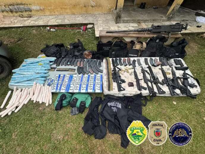 Polícia interrompe ação de quadrilha armada e encontra arsenal de guerra no Paraná