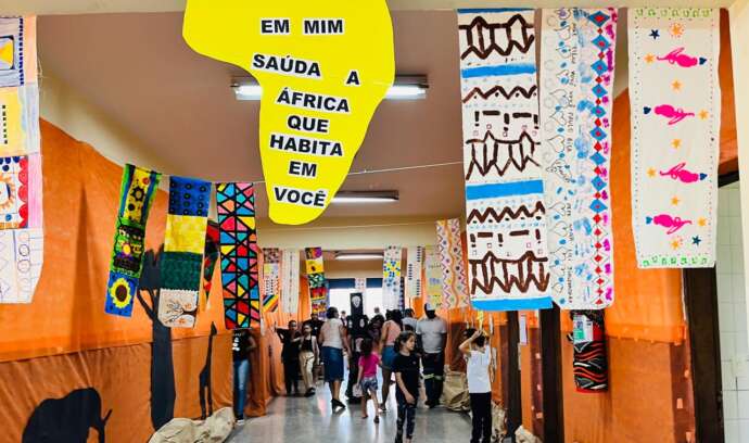 EMEF Carmem Lúcia realiza exposição sobre a cultura africana e sua influência no Brasil