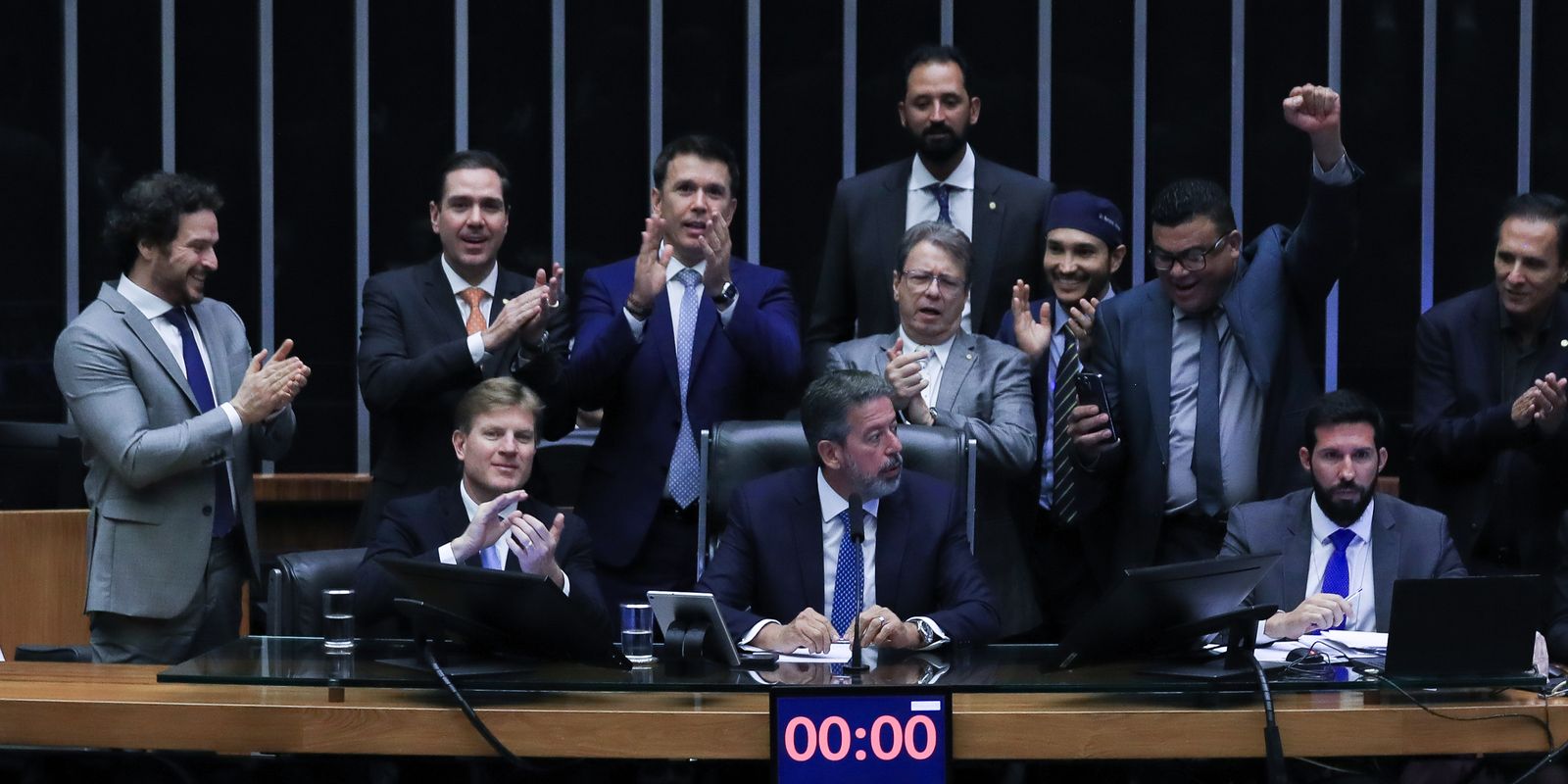 Projetos de corte de gastos serão relatados por deputados do PP e MDB